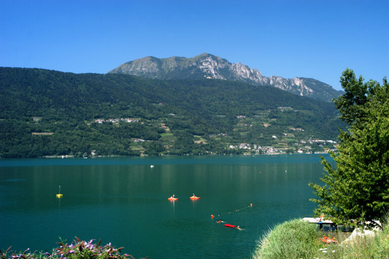Gita al lago di levico e di caldonazzo: relax sul algo