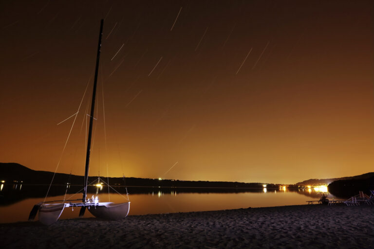 Gita al lago di vico: spiaggia al tramonto