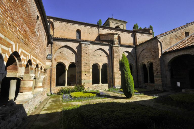 Abbazia Vezzolano: chiostro