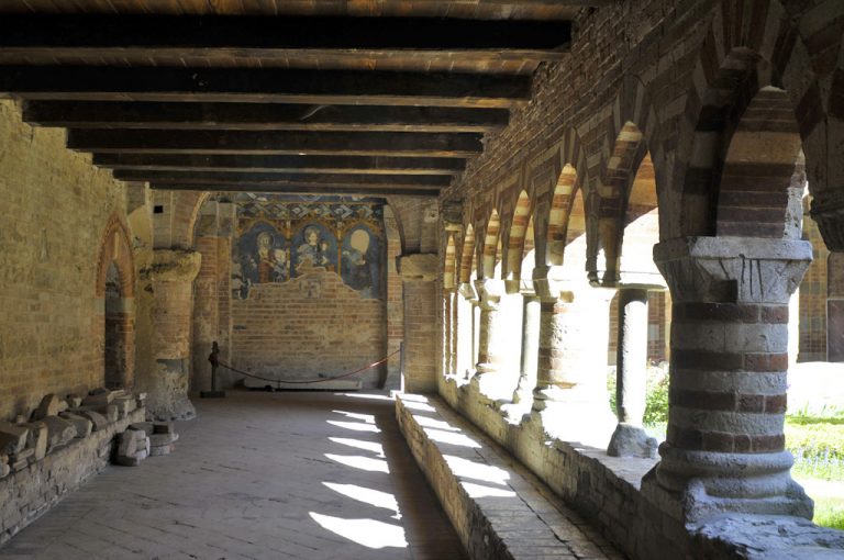 Abbazia Vezzolano: portici