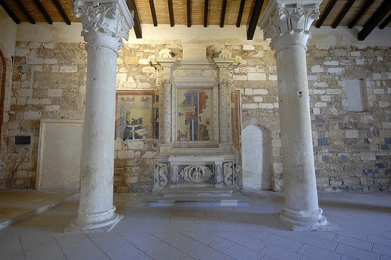 Abbazia Santa Maria di Cerrate: chiesa