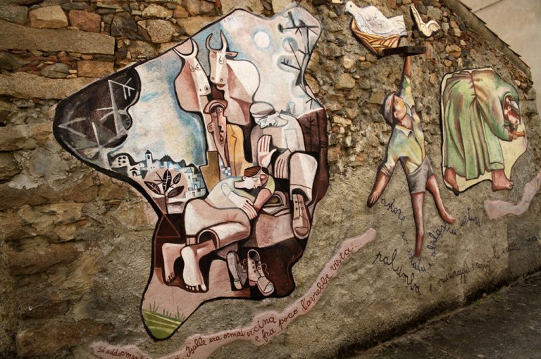 Bitti: murales