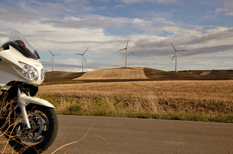 i monti della Daunia: paesaggio eolico