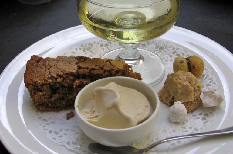 In camper nelle Langhe: nocciola