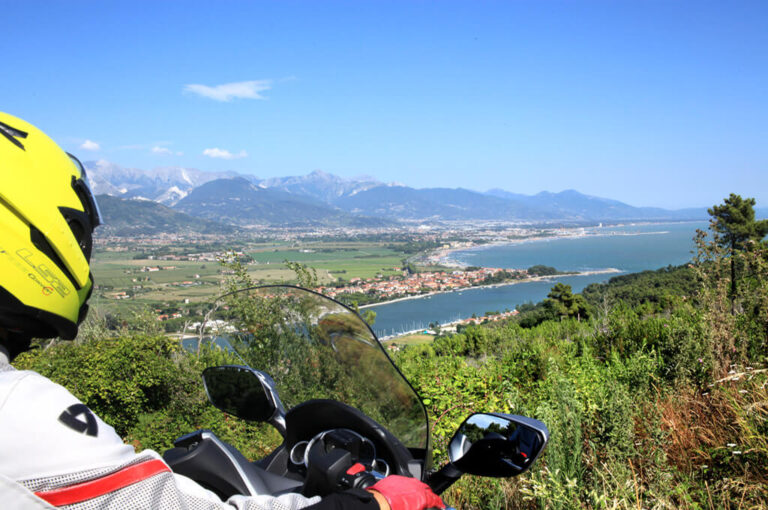 In scooter nel golfo dei poeti