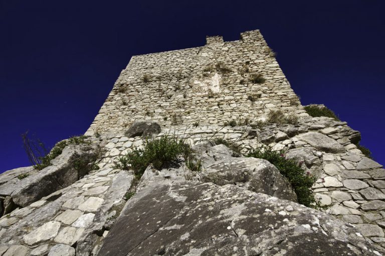 Montalbano Elicona: castello