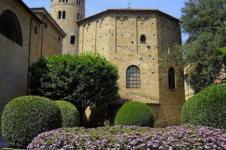 Mosaici di Ravenna: battistero