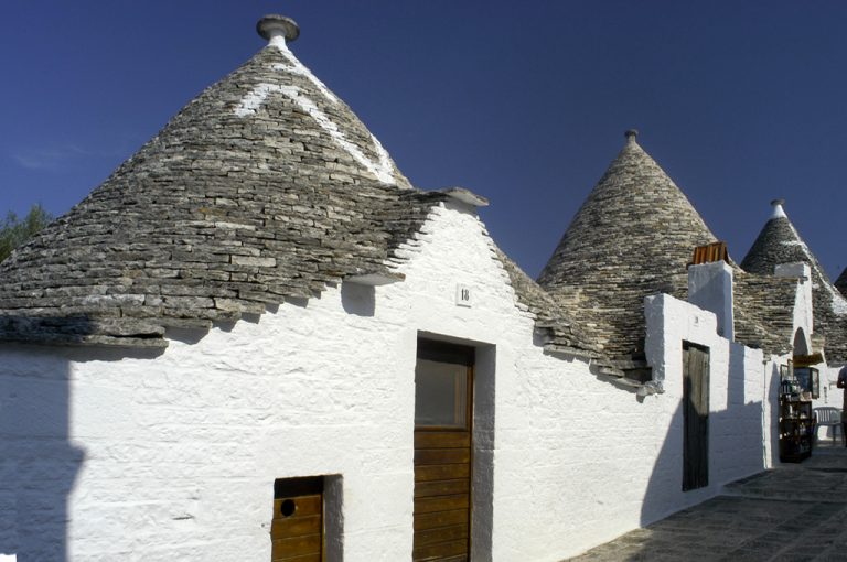 Passeggiata tra i trulli di Alberobello