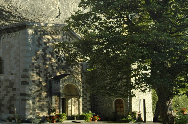 Pietra Bismantova: eremo