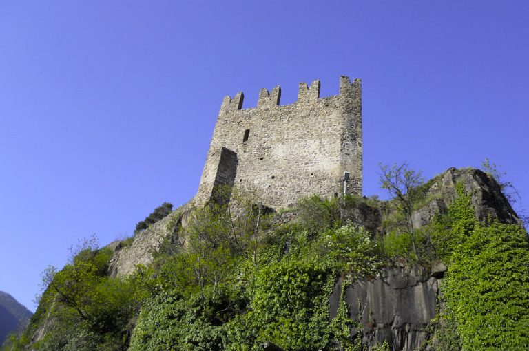 Piramidi Segonzano: castello