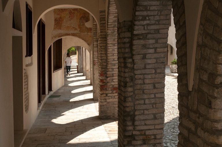 Portobuffolè: portici