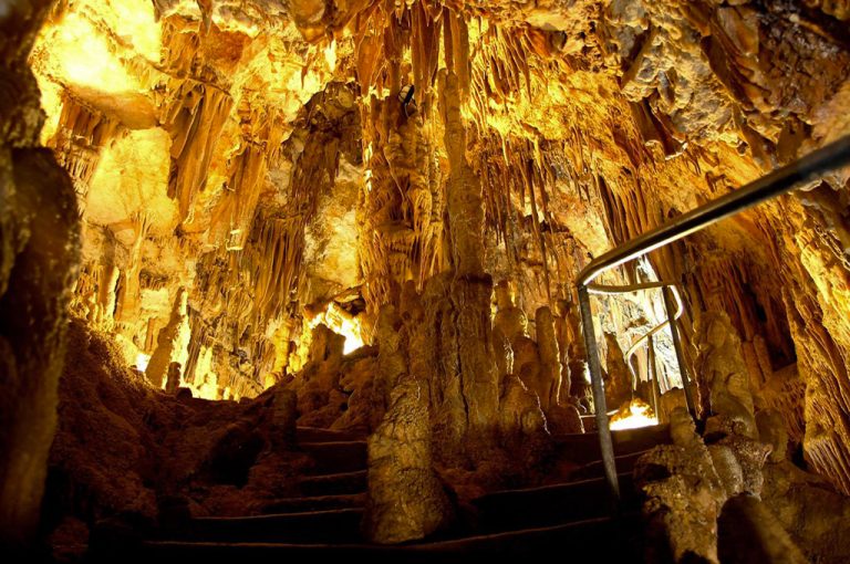Putignano: grotta del trullo