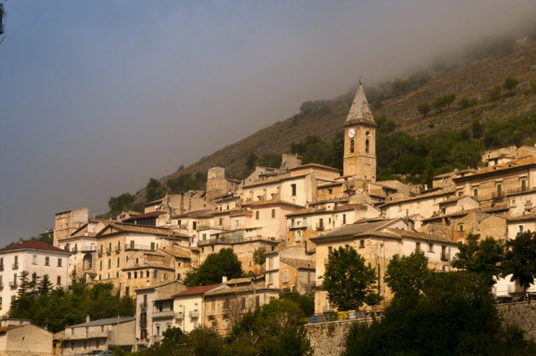 Rocca Calascio : case borgo