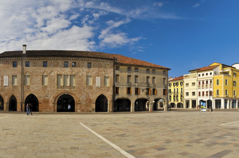 Weekend tra Este e Monselice: piazza Este