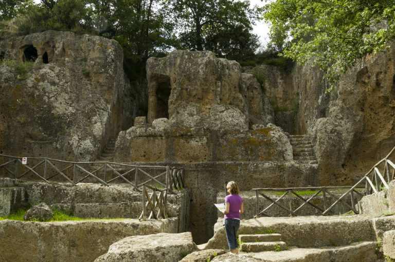 Sovana: tomba Ildebranda