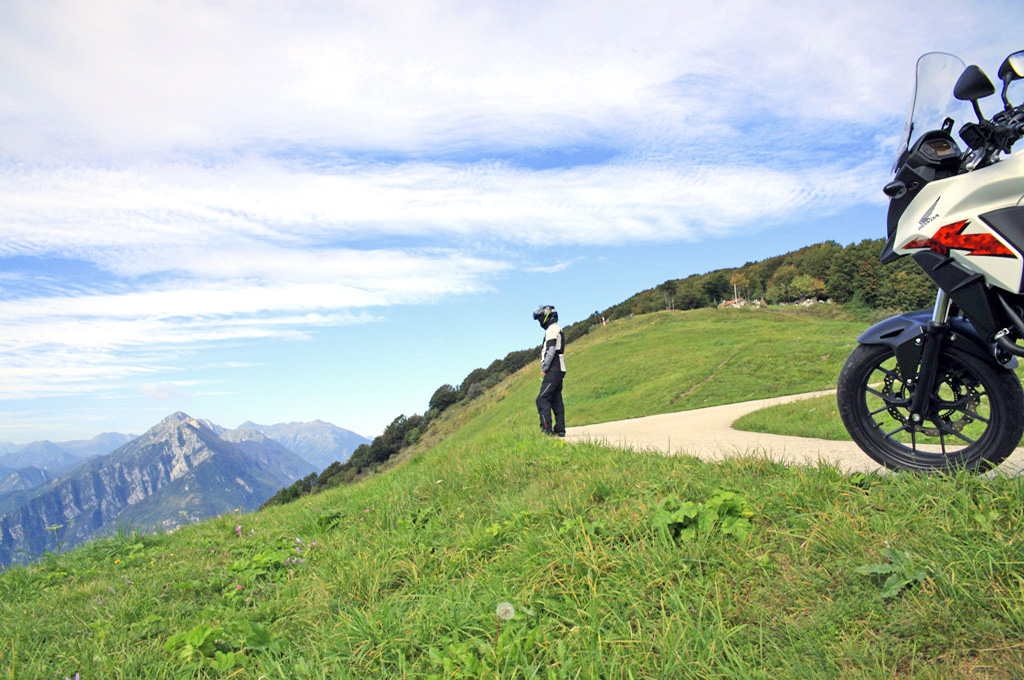 in moto passo Mauria