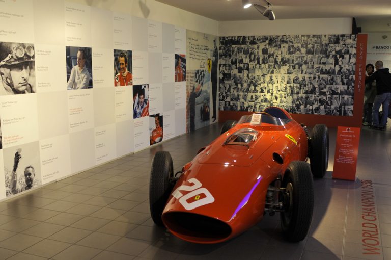 In camper tra Secchia e Panaro: Ferrari