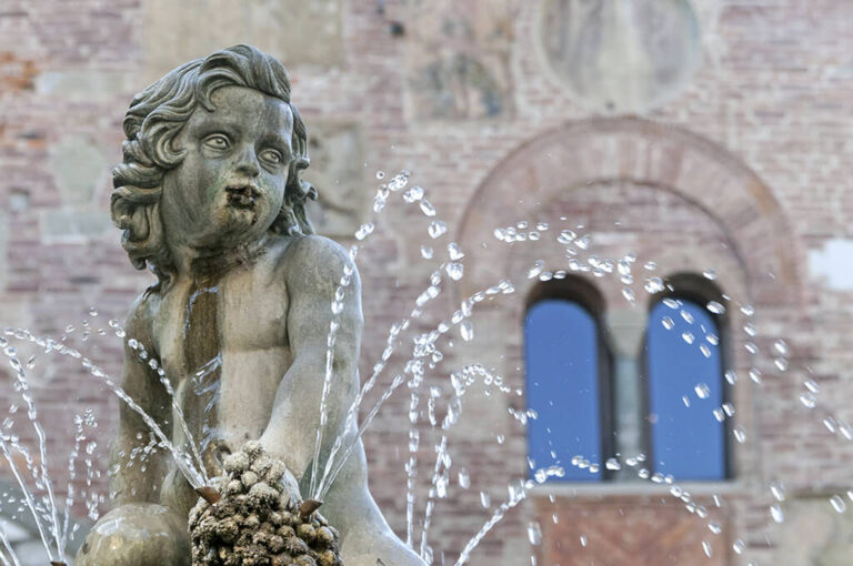 Prato: fontana Bacchino