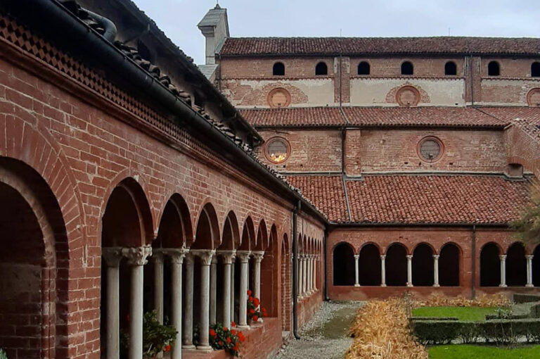Abbazia staffarda:portici