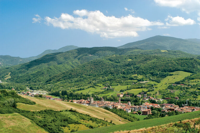 Weekend in camper tra la pianura e le colline: panorama su Varzi
