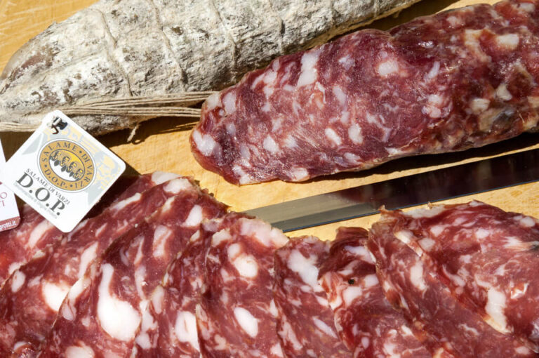 Weekend in camper tra la pianura e le colline: sapori tipici, il salame di Varzi