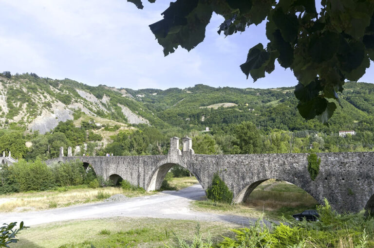 Weekend in camper tra la pianura e le colline: ponto Gobbo a Bobbio