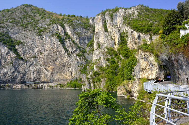 Giro del lago di iseo in bicicletta costa di castro