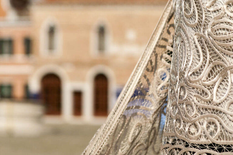 Murano, burano e torcello: merletti burano