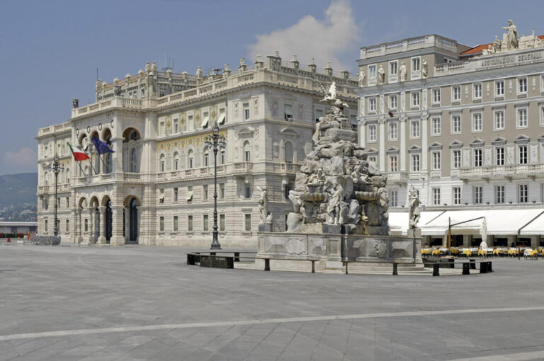 Weekend in camper attorno al golfo di trieste: piazza Unità d'Italia a Trieste
