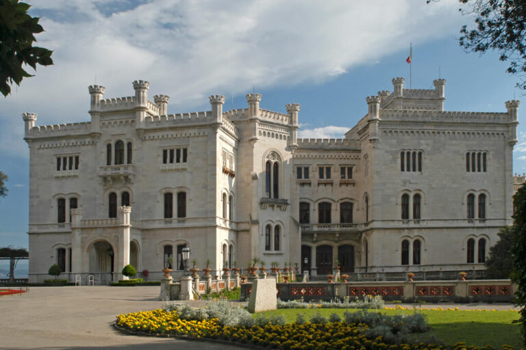Weekend in camper attorno al golfo di trieste: castello Miramare