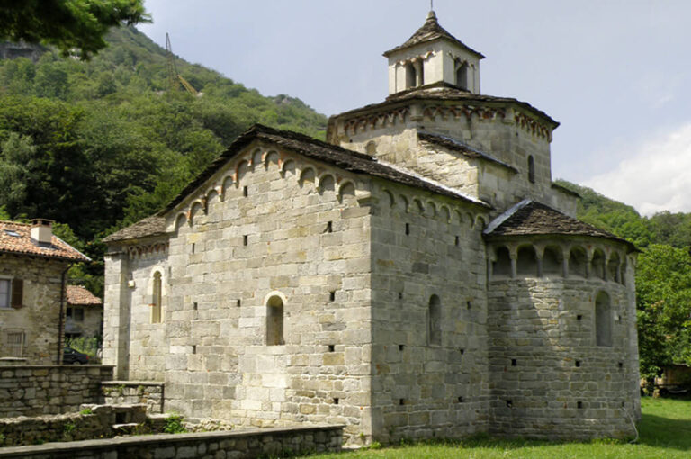 I segreti del lago di mergozzo:• La chiesa di San Giovanni Battista a Montorfano