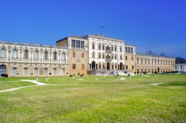 Villa contarini: la villa
