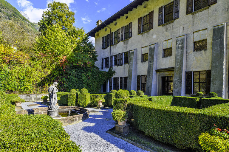 Viste in notturna a palazzo vertemate franchi