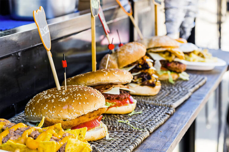 Rolling truck street food
