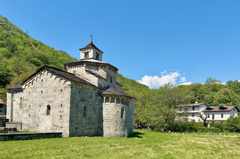 La chiesa romanica di San Giovanni Battista a Montorfano