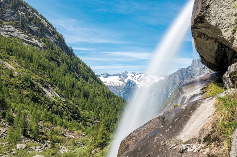 Estate in val masino valdimello alpepioda cascata