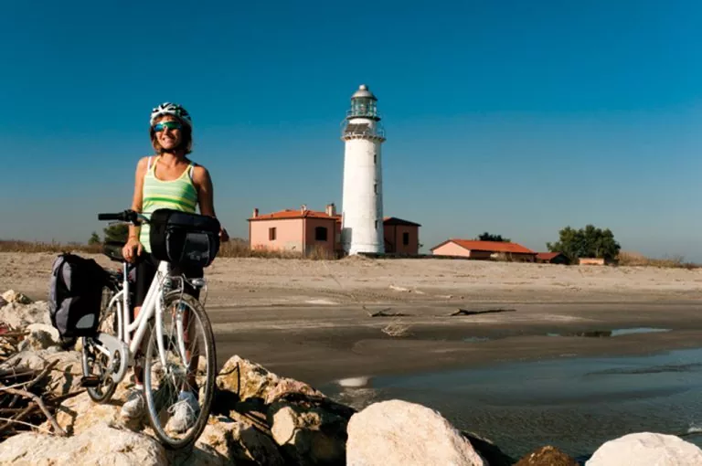 Ciclabile destra Po: lanterna Vecchia