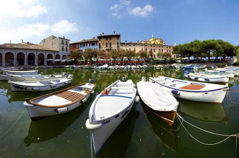 Battello lago di Garda: porto Desenzano