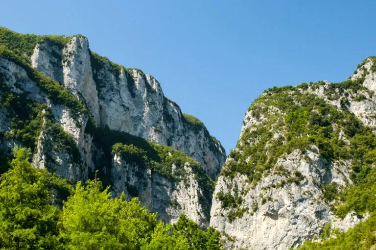 Gola della Rossa e Frasassi: scorcio parco