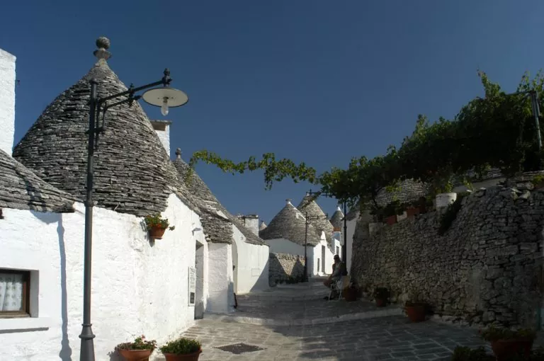 Passeggiata tra i trulli di Alberobello