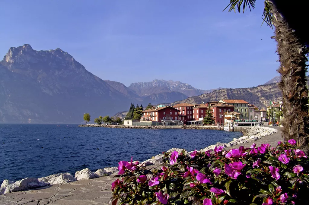 Torbole sul Garda: lungolago