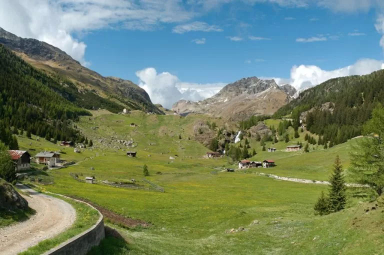 Val Grosina: trekking