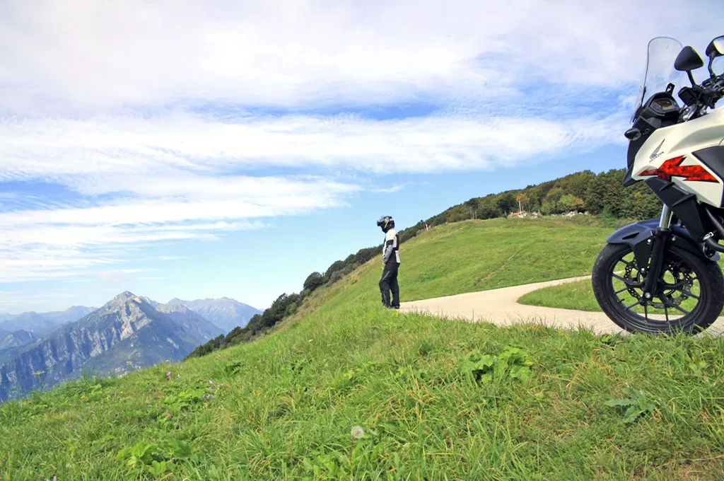 in moto passo Mauria