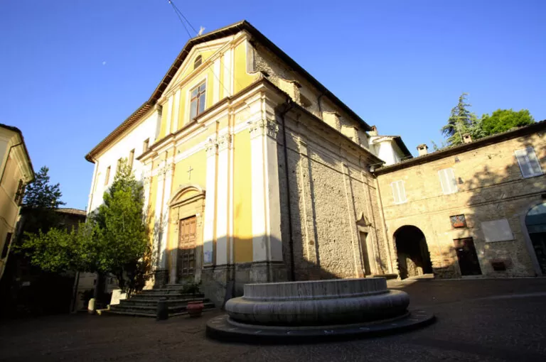 Camper rieti: Rieti, la piazza con l'ombelico d'Italia