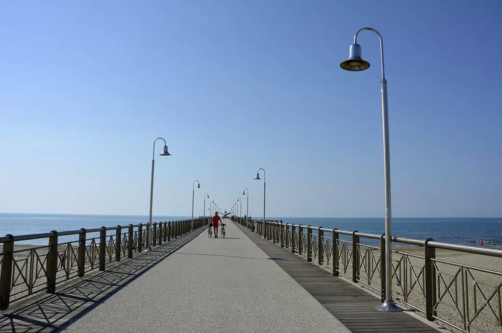 Una biciclettata in versilia pontile Marina Pietrasanta