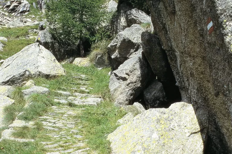 5 laghetti da non perdere in valchiavenna: mulattiera bacino del Truzzo