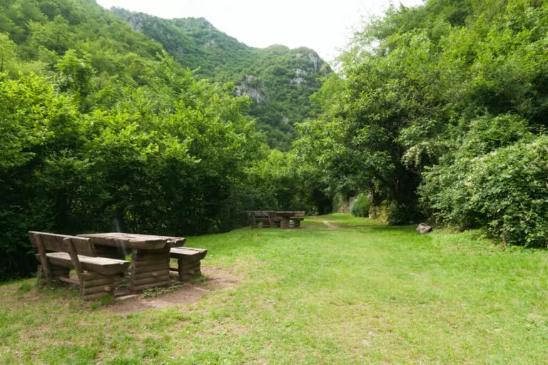 Tra pozze e cascate in valle inzino: area attrezzata alla partenza