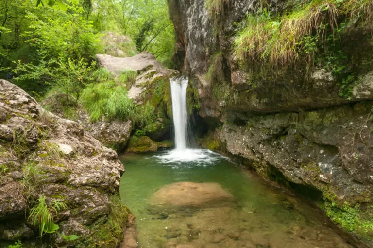 Tra pozze e cascate in valle inzino: cascata