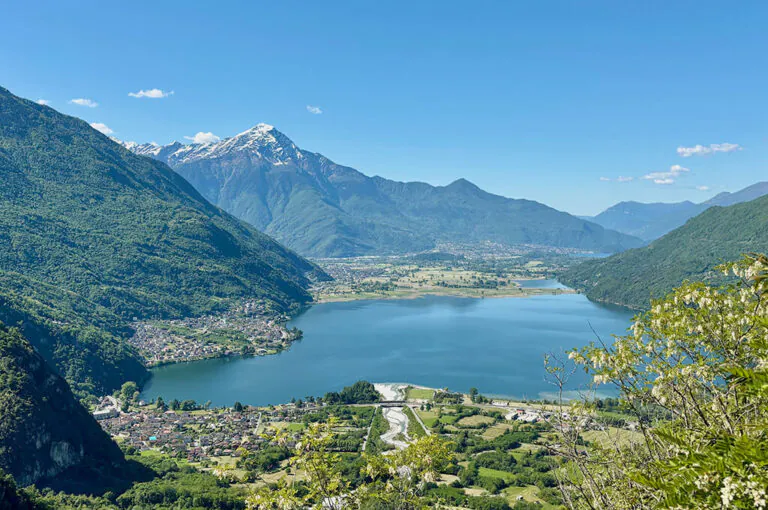 In val codera fino al rifugio brasca 03 panorama sul lago di novate mezzola