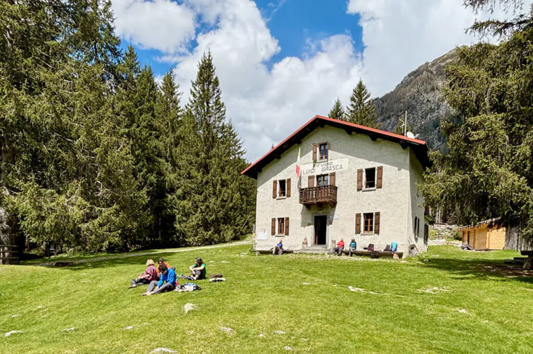 In val codera fino al rifugio brasca 08 rifugio brasca